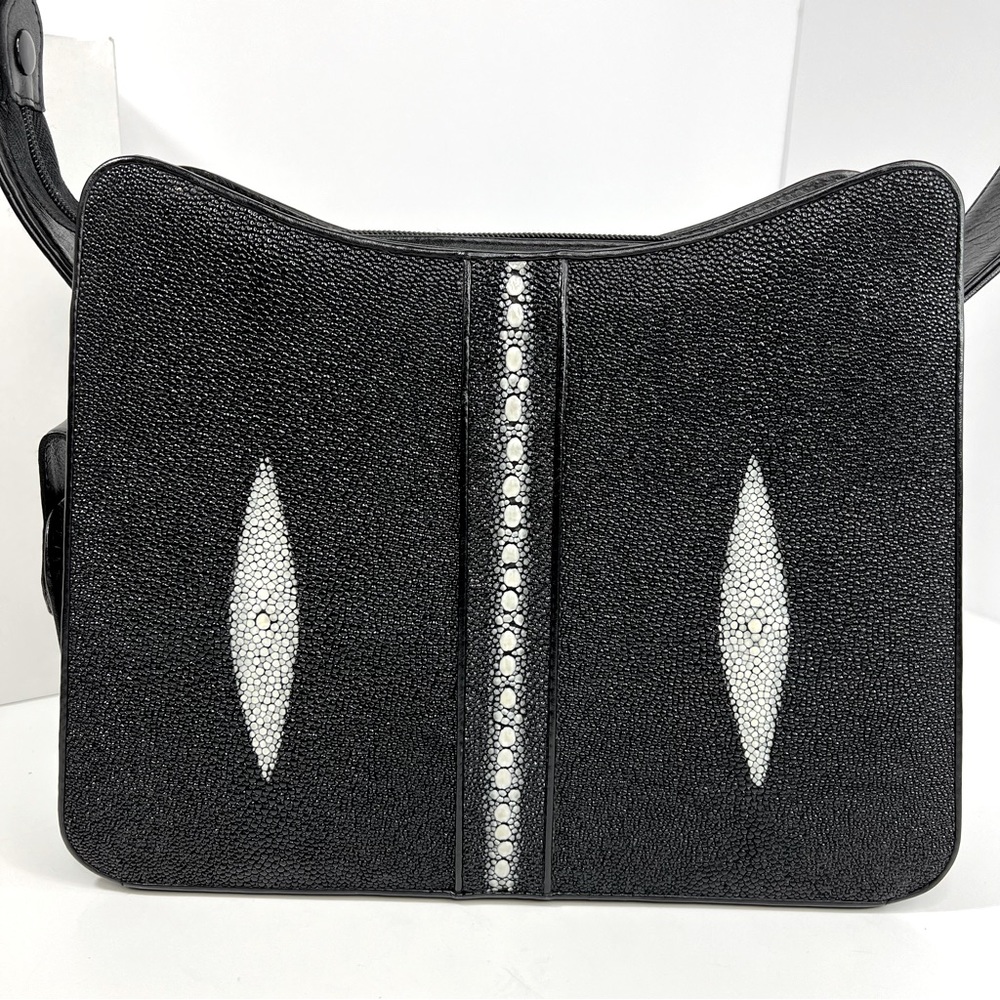 Sea World Stingray Hobo Style Hand Bag - Picture 5 of 15